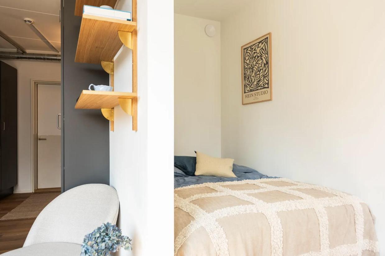 Living Apartment *